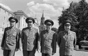 Депутаты Верховного Совета СССР П.Г. Лушев, В.Г. Куликов, С.Ф. Ахромеев, А.Д. Лизичев.
