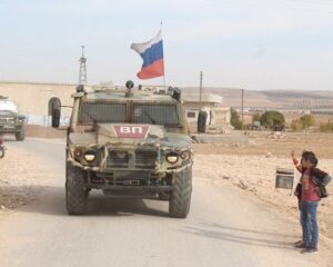 Российская военная полиция продолжает патрулирование на севере Сирии