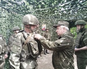 Явившие примеры нам своей отваги, доблести и славы.
