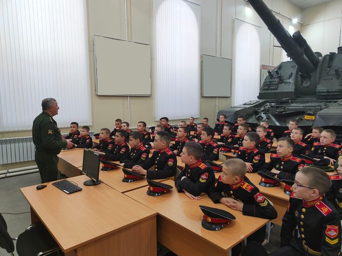 Воспитание на достойном примере