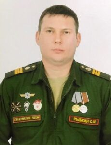 Гвардии сержант Сергей РЫБКИН.