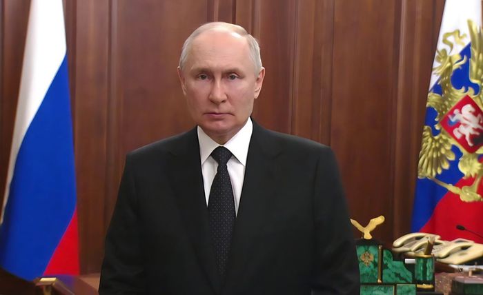 Владимир ПУТИН: Патриотический настрой  граждан, консолидация всего российского  общества сыграли в эти дни решающую роль