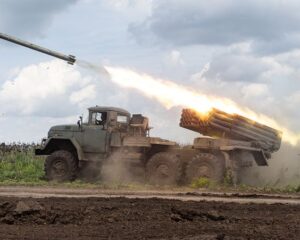 Наша оборона устойчива и неприступна.
