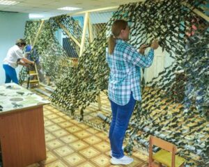 Держим строй в тылу!