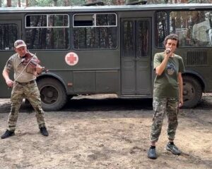 Артисты России – героям страны.