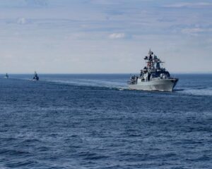 Решали задачи в море