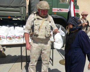 Российские военнослужащие доставили гуманитарную помощь в провинцию Ракка