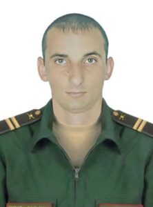 Младший сержант Артур УСТИНОВ.