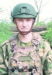 Старший лейтенант Егор ЛАЧИЛОВ.