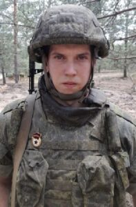 Гвардии старший сержант Юрий ЧЕБОТАРЁВ.