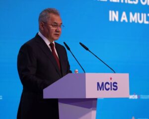 Мировому сообществу вместе, на равных предстоит созидать контуры будущего