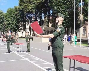 Молодое пополнение стало в строй.