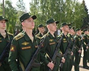 Им осваивать наукоёмкие специальности.