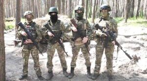 Гвардии ефрейтор Антон ЖУРИН, гвардии рядовые Александр ВЯТКИН, Дмитрий КАРАУЛОВ и Роман БАКУШИН.