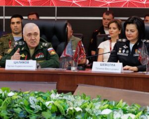 Приумножать и отстаивать духовно-нравственные ценности