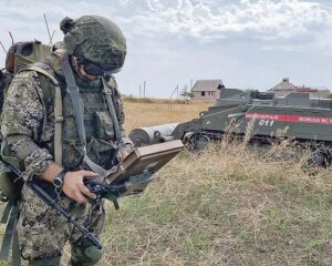 В одном строю отцы и сыновья…