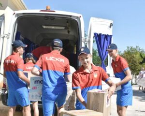Оперативно доставляя всё необходимое