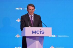 Мировому сообществу вместе, на равных  предстоит созидать контуры будущего