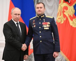 Истинные герои, они не дрогнули и не отступили.