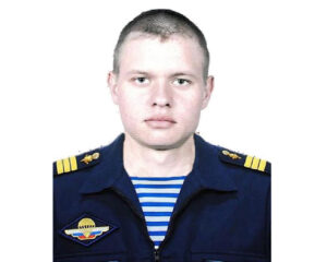И подвиги сынов России мы в памяти оставим на века.