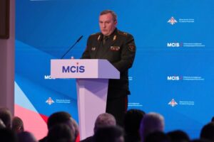 Мировому сообществу вместе, на равных предстоит созидать контуры будущего