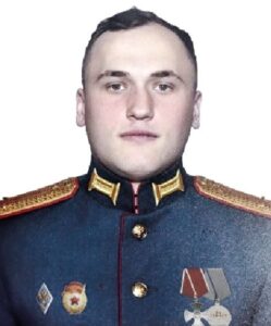 Лейтенант Курбан УМАРОВ.