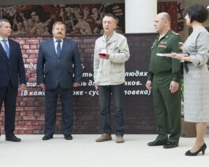 Высокая награда вручена внуку героя