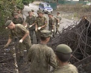 Упреждать и смягчать удары стихии