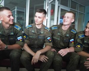 Первокурсники факультета радиотехнического обеспечения.