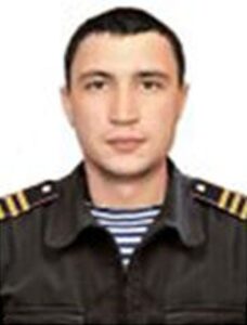 Гвардии сержант Сергей УСТИМОВ.