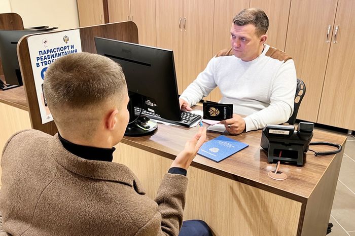 Окружить заботой, согреть вниманием