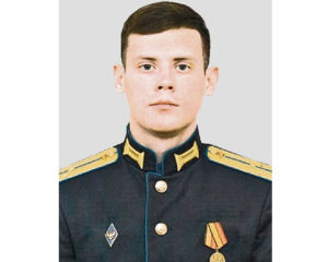 Мы в памяти народной их подвиг сбережём.