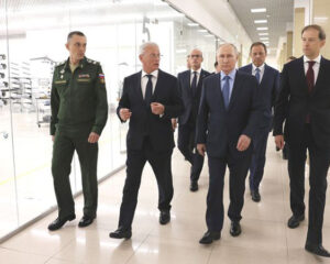 Выпуск военной продукции по отдельным направлениям увеличен кратно