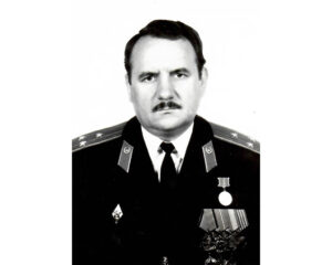 АНТОНОВ Пётр Серафимович