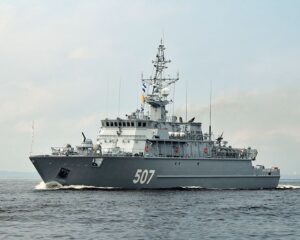 Стоять им не впервой на вахте боевой.