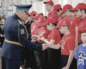 Объединить тех, кто готовится служить Отечеству.