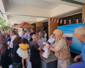 Российские военнослужащие доставили продовольствие в провинцию Дамаск