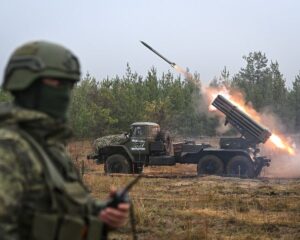 Эти имена будут вечно хранить скрижали истории.