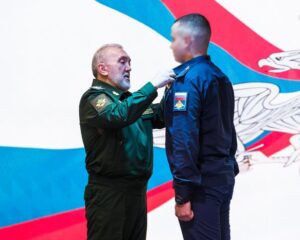 В постоянной боевой готовности.