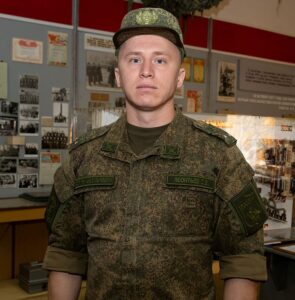 Лейтенант Олег Леонтьев.