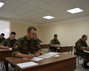 С высокой степенью ответственности.