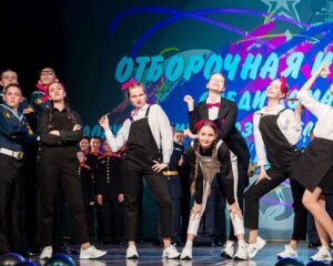 Одна и шесть достойных