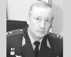 СВИРИДОВ Владимир Георгиевич.