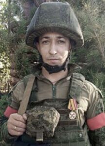 Гвардии младший сержант Павел МЫТКА.