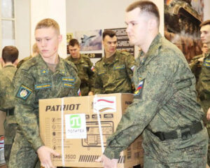 В чётком взаимодействии.