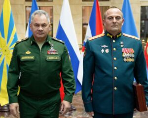 Достойно защищаете любимое Отечество.