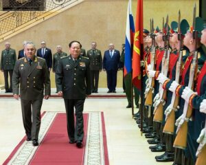 Укрепляя двустороннее военное взаимодействие.