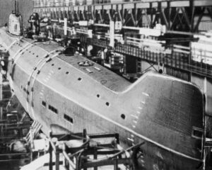 АПЛ К-3 в стапельном цехе, 1957 г.