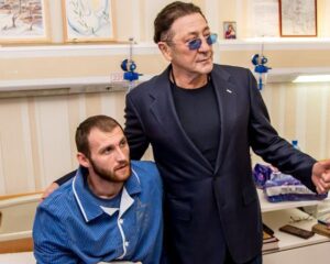 «Мы сильные люди, своих не бросаем…»
