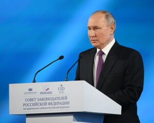 По заданным ориентирам.